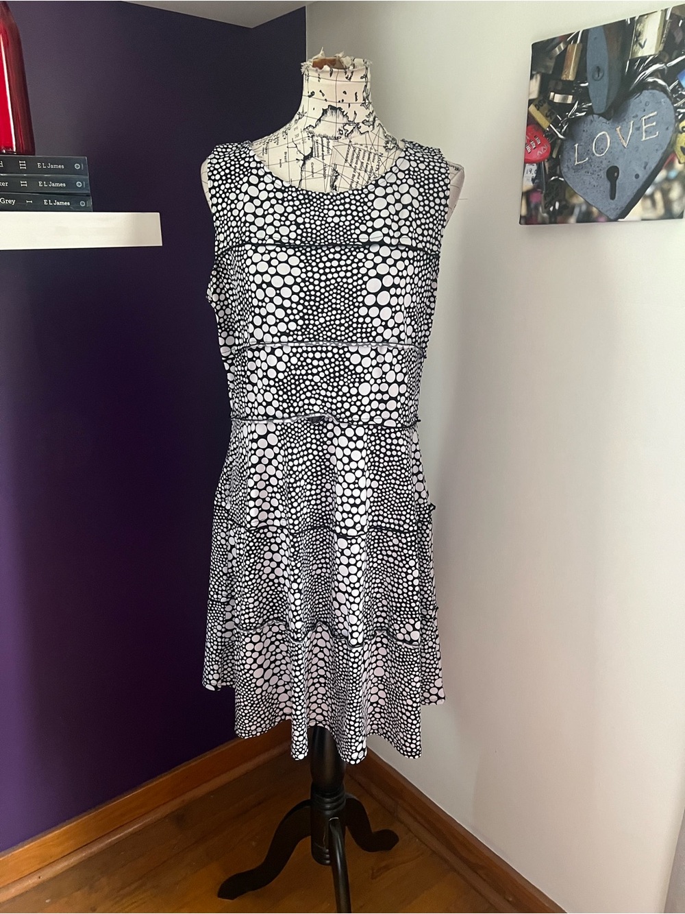 Perceptions Black & White Sleeveless A-Line Midi Dress
